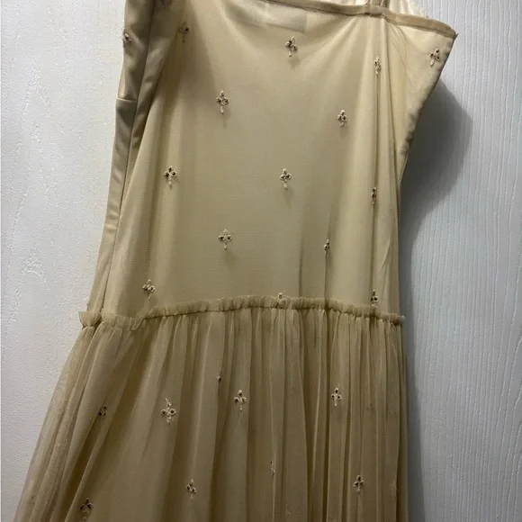Newport News Cream Vintage-look Dress with Floral Embroidery - Picture 5 of 9